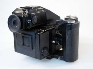 BRONICA ETRSi WITH 75mm F/2.8 PE AND AE-III PRISM***