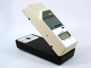 VICTOREEN 07-443 BATTERY OPERATED DENSITOMETER***