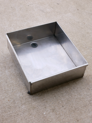 SMALL STAINLESS STEEL SINK***