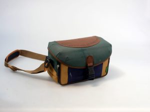 UNITED COLORS OF BENNETTON CAMERA BAG 29 X 16 X 18**
