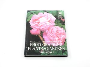 PHOTOGRAPHING PLANDS & GARDENS – CLIVE NICHOLS**